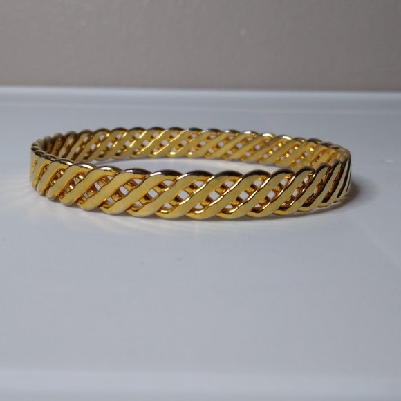 Vintage Solid Decorative Metal Bangle - Picture 4 of 11